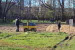 grabienie wałowanie terenu wokół lodowiska porządkowanie terenu prace ziemne sienie trawy