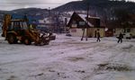 prace przygotowawcze na terenie pod lodowisko sztuczne